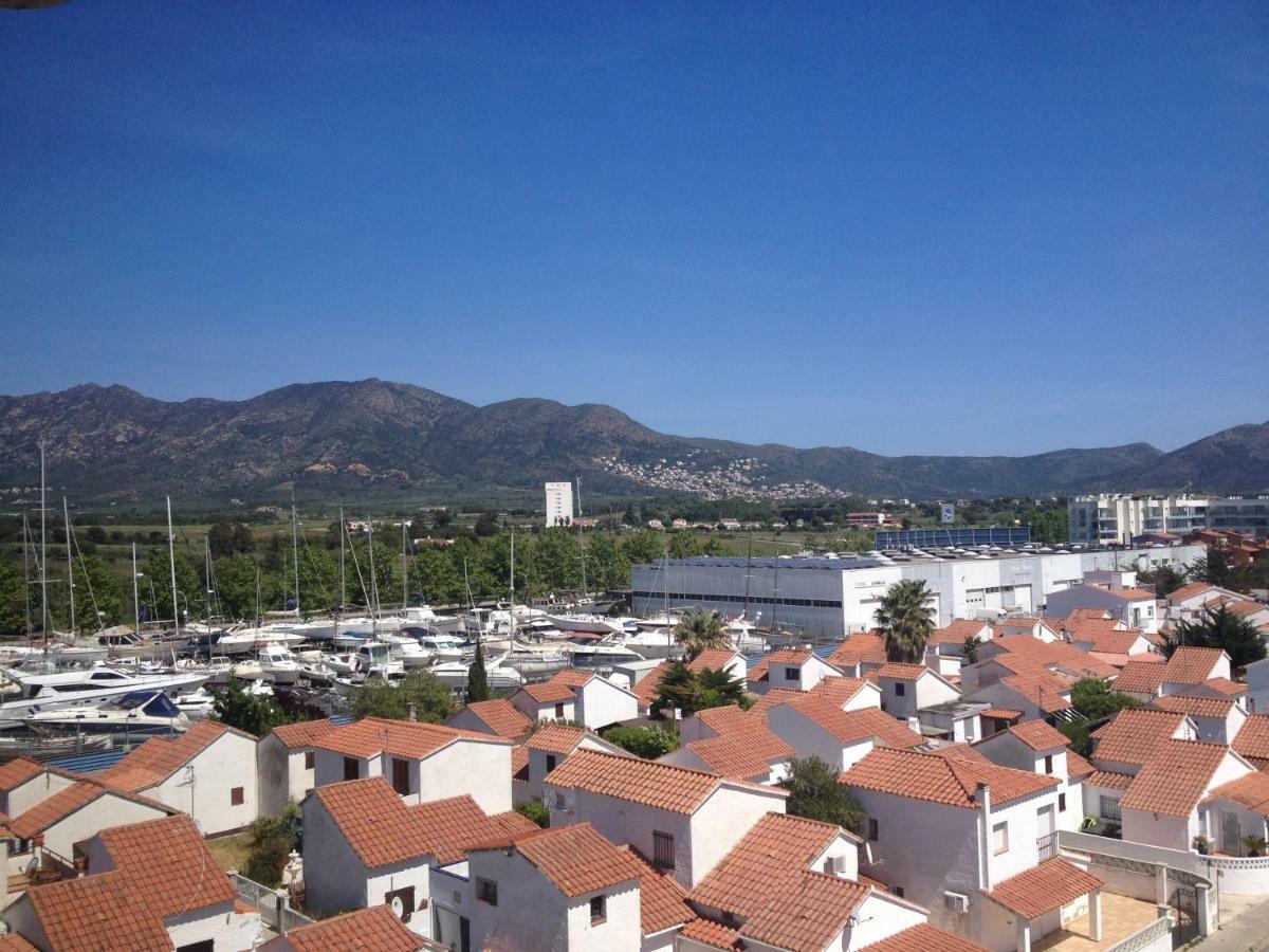 Holidays Penthouse Vues Panoramiques Sur Le Port Naval,Un Sejour Elegant Assure " Wifi Parquing Gratuit Roses Kültér fotó